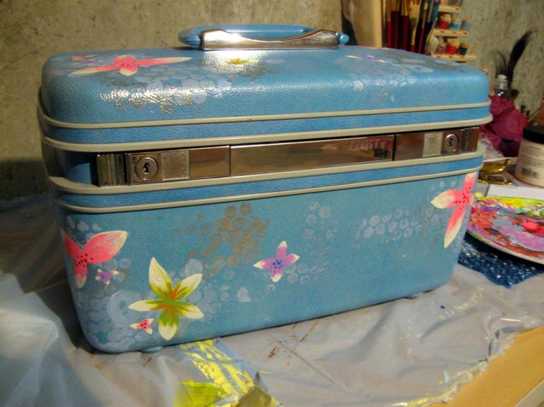 My last Christmas gift is done. A week earlier than last year! But next year I want to try REALLY hard to get gifts done before Thanksgiving. I can dream, can't I?