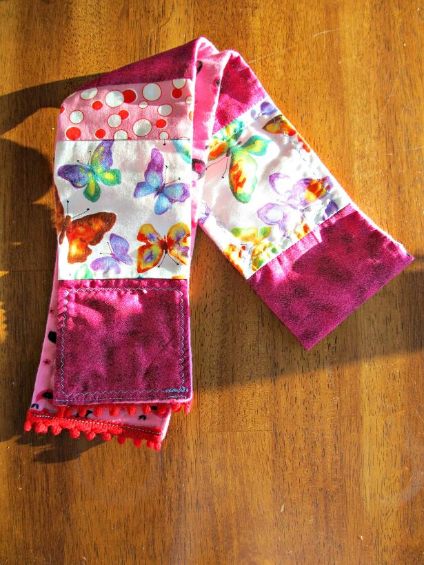 A little scarf for one of my daughter's friends. She chose all the fabric and I assembled.